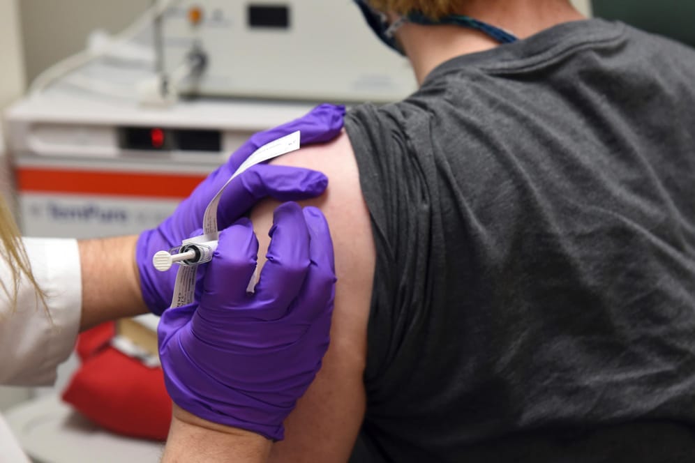 Corona-Impfstoff: Großbritannien startet in Kürze mit der Verteilung des Corona-Impfstoffs.