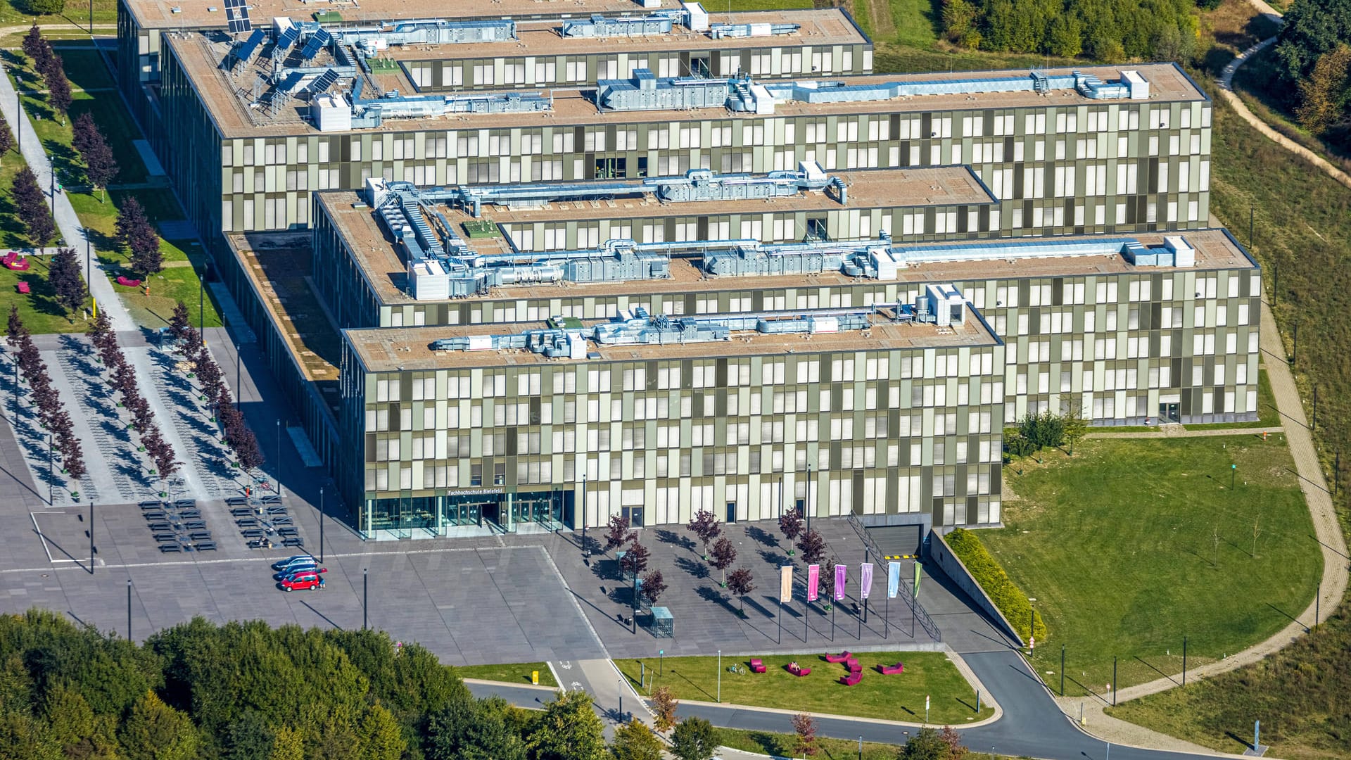 Luftbild der Fachhochschule Bielefeld (Symbolbild): Das Projekt "Leineweber Future LAB" wird mit 10.000 Euro gefördert. Luftbild der Fachhochschule Bielefeld (Symbolbild): Das Projekt "Leineweber Future LAB" wird mit 10.000 Euro gefördert.