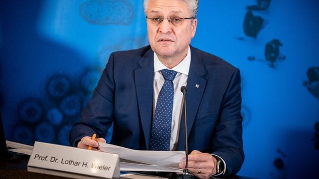 Lothar Wieler, Präsident des Robert Koch-Instituts (RKI), spricht bei einem Pressebriefing zur aktuellen Covid-19-Lage in Deutschland.