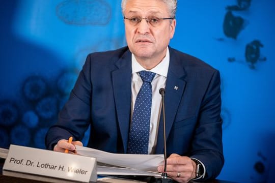 Lothar Wieler, Präsident des Robert Koch-Instituts (RKI), spricht bei einem Pressebriefing zur aktuellen Covid-19-Lage in Deutschland.