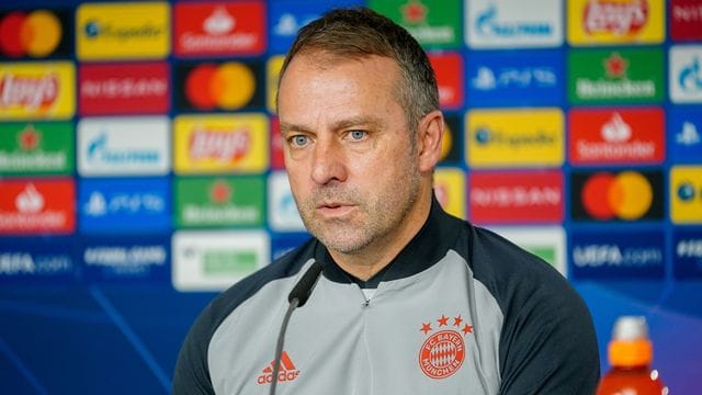 Hansi Flick sieht sein Team weiter titelhungrig. Hansi Flick sieht sein Team weiter titelhungrig.