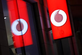 Vodafone-Filiale: Der Provider soll Verträge mit unseriösen Methoden abgeschlossen haben.
