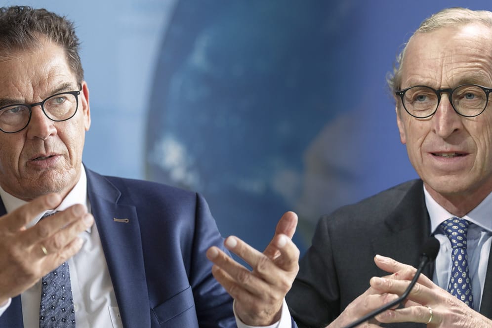 Bundesentwicklungsminister Gerd Müller (l.) und "Unicef Deutschland"-Vorsitzender Georg Graf Waldersee: Die beiden setzen sich für Kinder weltweit ein.