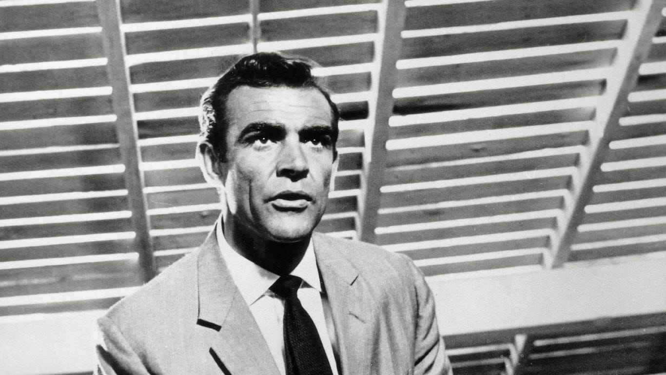 Sean Connery im dem Film "James Bond - 007 jagt Dr. No": Eine Pistole aus dem Streifen wurde versteigert.