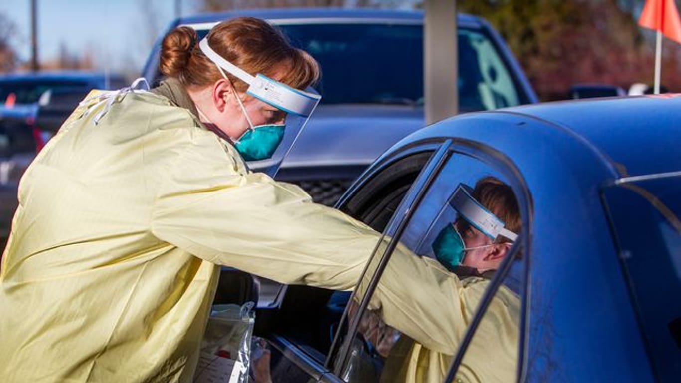 Mitglieder der Nationalgarde des Bundesstaates Idaho unterstützen das Gesundheitspersonal während der Coronavirus-Pandemie.