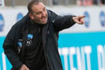 Heidenheims Trainer Frank Schmidt muss weitere Ausfälle verkraften.