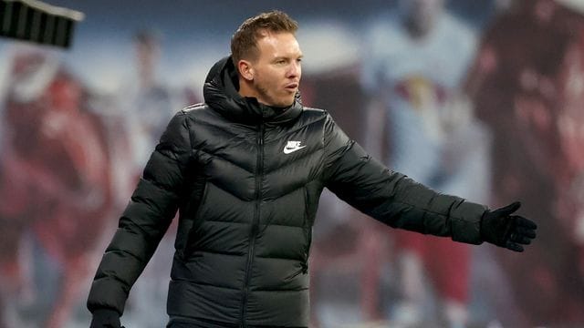 Leipzigs Trainer Julian Nagelsmann trifft mit seinem Team im Topspiel auf den FC Bayern. Leipzigs Trainer Julian Nagelsmann trifft mit seinem Team im Topspiel auf den FC Bayern.