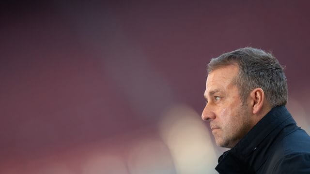 Bayern-Trainer Hansi Flick stachelt seine Bayern-Stars vor dem Spiel gegen Leipzig an. Bayern-Trainer Hansi Flick stachelt seine Bayern-Stars vor dem Spiel gegen Leipzig an.