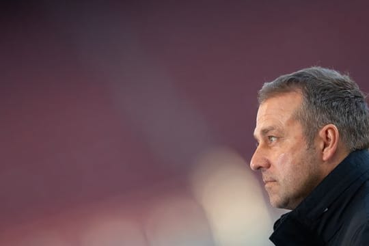 Bayern-Trainer Hansi Flick stachelt seine Bayern-Stars vor dem Spiel gegen Leipzig an.