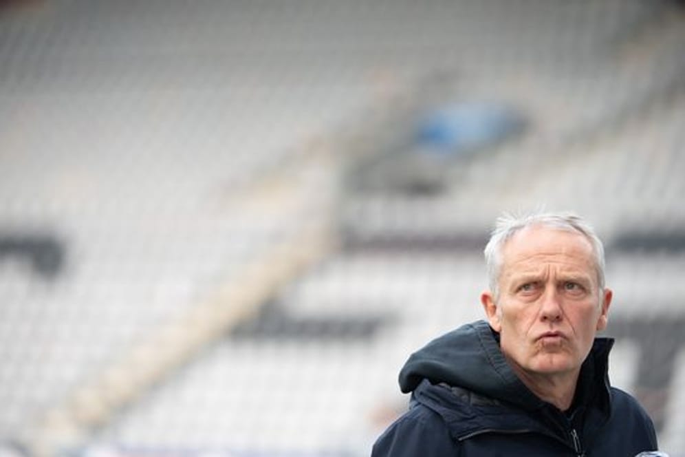 Freiburgs Trainer Christian Streich will gegen die Gladbacher punkten.
