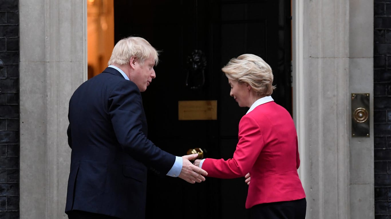 Ein Bild aus Vor-Corona-Zeiten: Im Januar empfing Boris Johnson Ursula von der Leyen in der Downing Street in London.