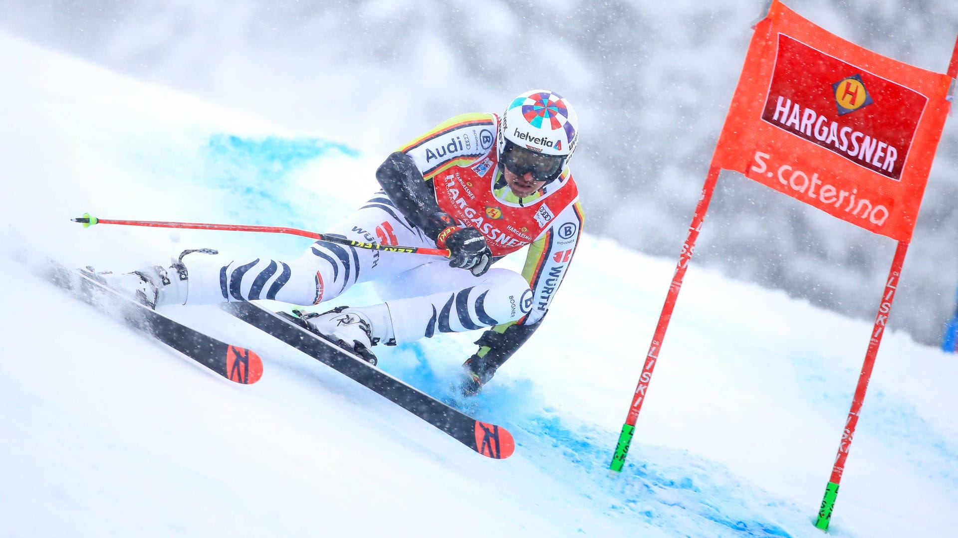 Stefan Luitz: Der deutsche Fahrer stürzte am dritten Tor, schied in Italien im Finale aus.