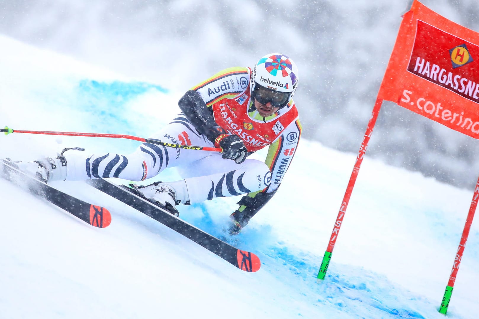 Stefan Luitz: Der deutsche Fahrer stürzte am dritten Tor, schied in Italien im Finale aus.