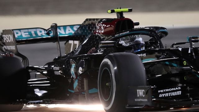 Der Finne Bottas hat die Pole Position für den vorletzten Saisonlauf der Formel 1 in Bahrain erobert. Der Finne Bottas hat die Pole Position für den vorletzten Saisonlauf der Formel 1 in Bahrain erobert.