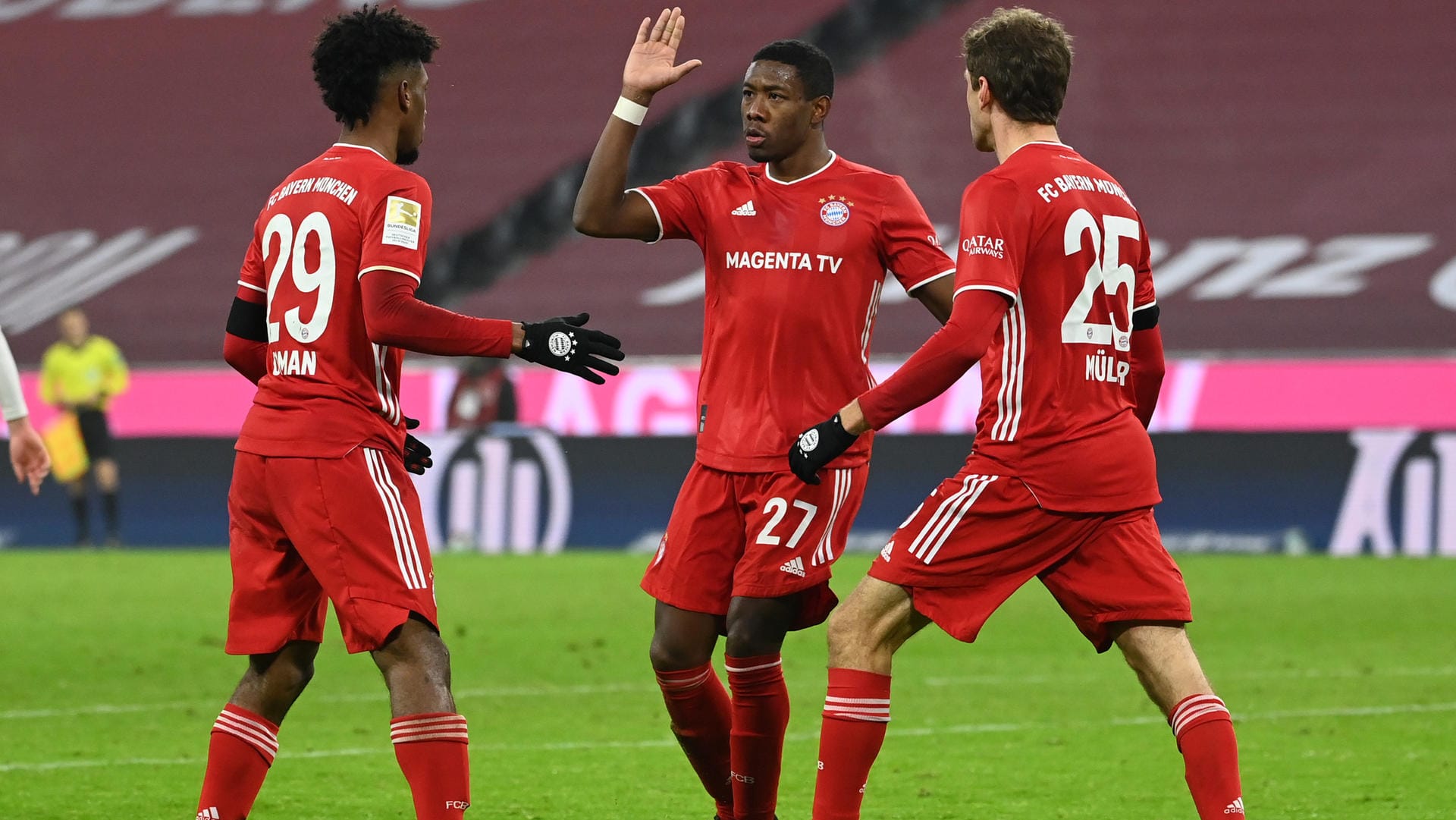 Jubel: Bayerns Thomas Müller jubelt mit seinen Teamkollegen David Alaba und Kingsley Coman (v. r.).