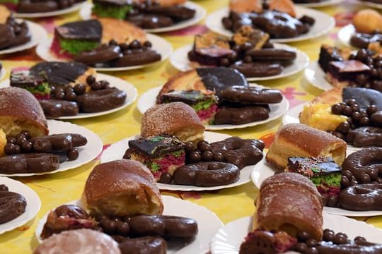 Kuchen und Lebkuchen im "Restaurant des Herzens" in Erfurt: Auch in diesem Jahr startet die Aktion wieder – allerdings unter anderem Namen.