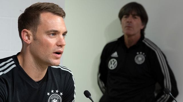 Begrüßt die Entscheidung des DFB am Bundestrainer Löw festzuhalten: National-Torhüter Manuel Neuer. Begrüßt die Entscheidung des DFB am Bundestrainer Löw festzuhalten: National-Torhüter Manuel Neuer.