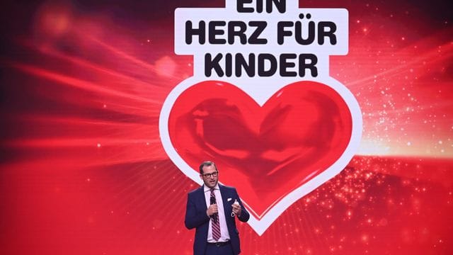 Bild-Chefredakteur Julian Reichelt bei "Ein Herz für Kinder" Bild-Chefredakteur Julian Reichelt bei "Ein Herz für Kinder"