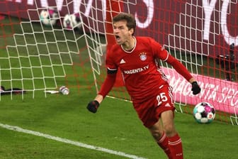 Thomas Müller bejubelt seinen Treffer zum 3:3-Ausgleich gegen RB Leipzig.