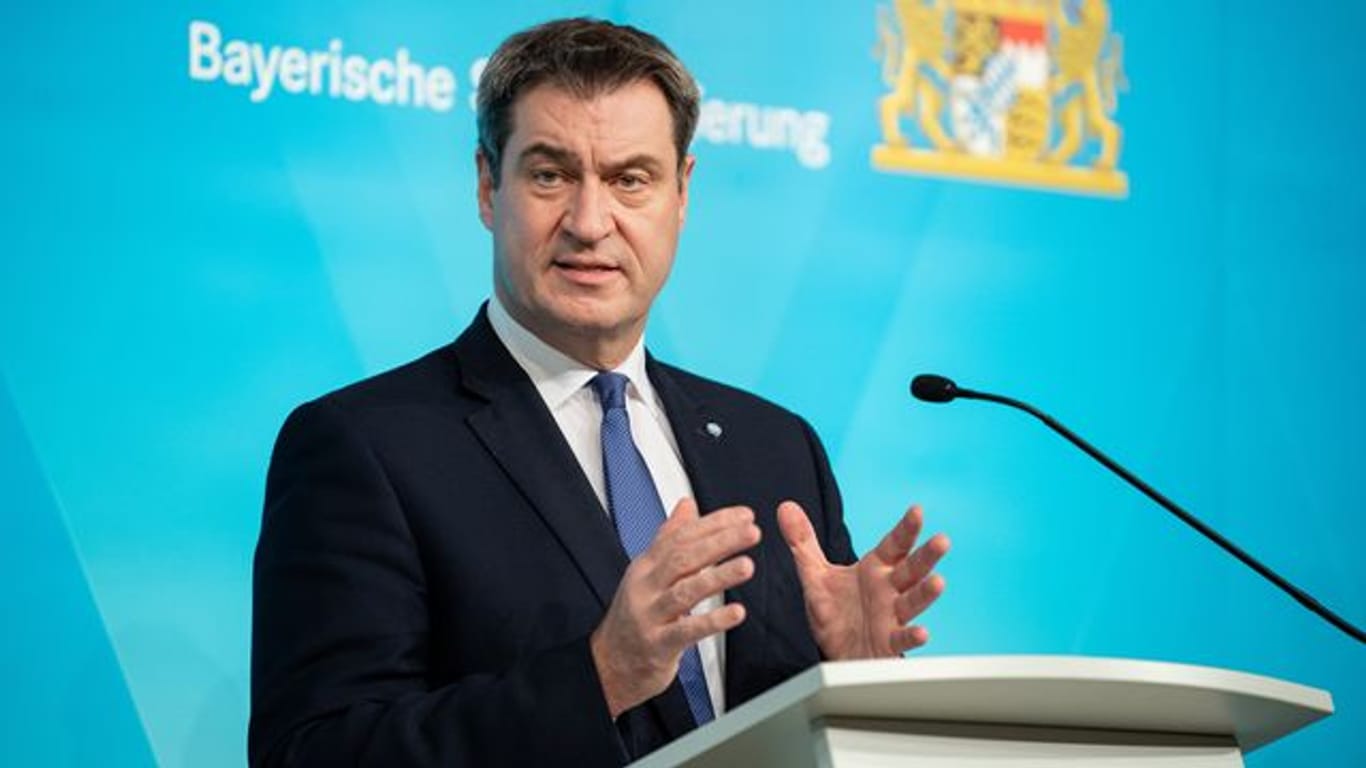 Der bayerische Ministerpräsident Markus Söder informiert nach der Kabinettssitzung über die Entscheidungen über weitere Corona-Maßnahmen.