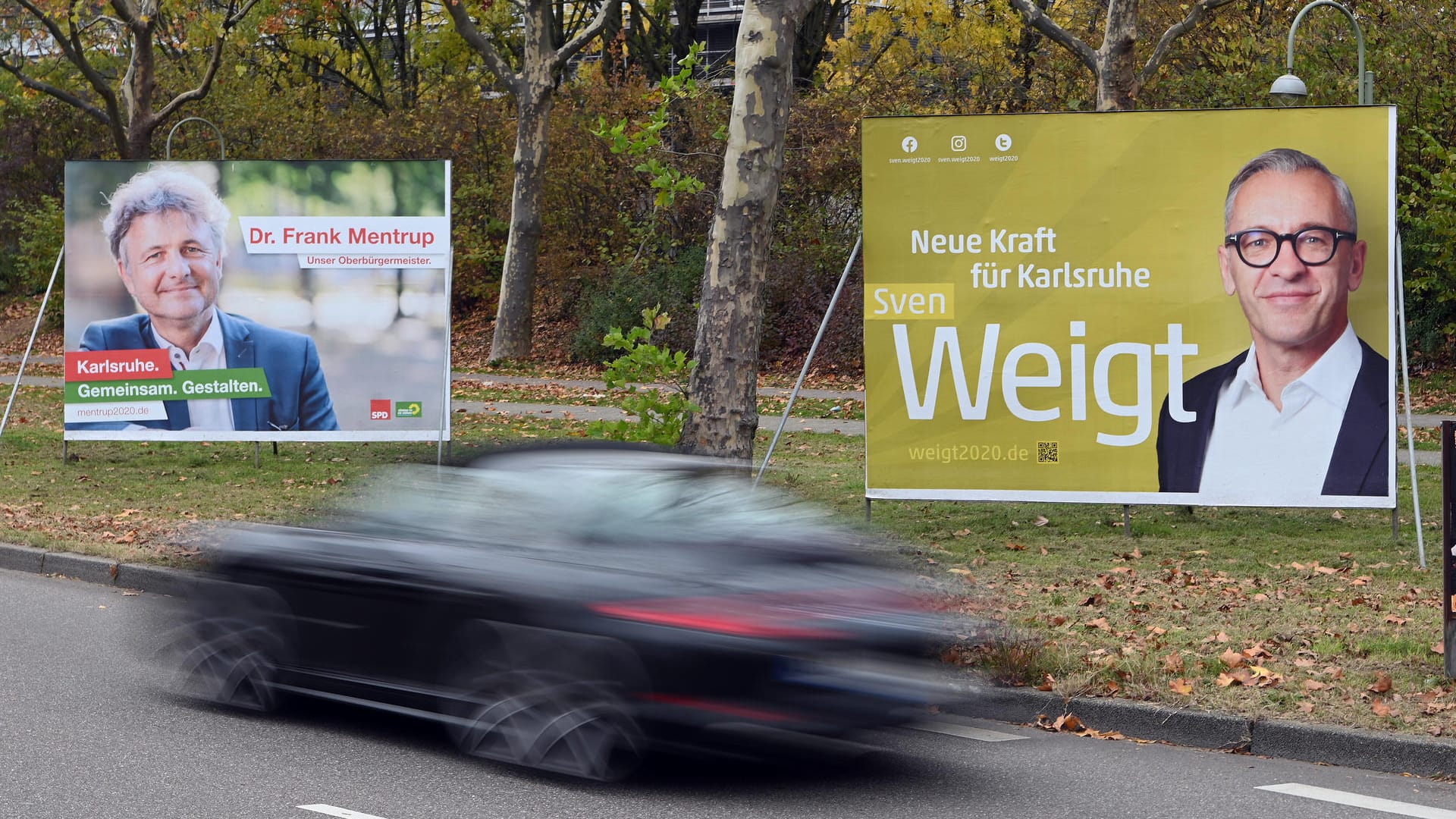 Wahlplakate zur Oberbürgermeisterwahl: Am 6. Dezember wird gewählt.