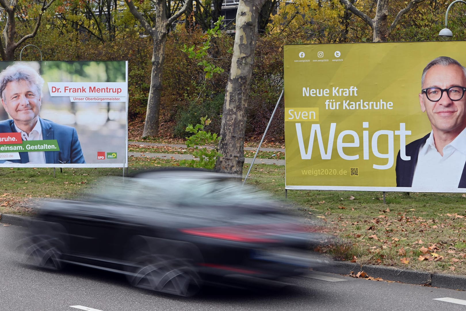 Wahlplakate zur Oberbürgermeisterwahl: Am 6. Dezember wird gewählt.