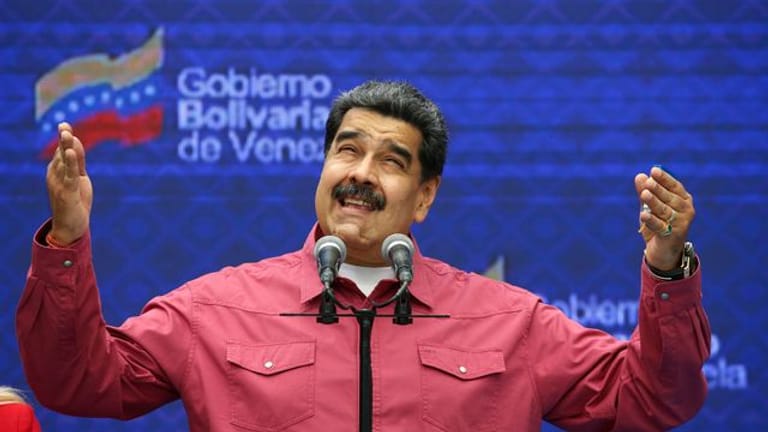 Nicolas Maduro, Präsident von Venezuela, gibt eine Pressemitteilung ab, nachdem er seine Stimme bei den Wahlen abgegeben hat.