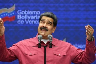 Nicolas Maduro, Präsident von Venezuela, gibt eine Pressemitteilung ab, nachdem er seine Stimme bei den Wahlen abgegeben hat.