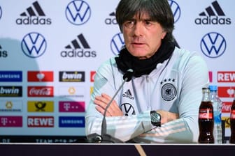 Bundestrainer Joachim Löw spricht Anfang September auf einer Pressekonferenz.