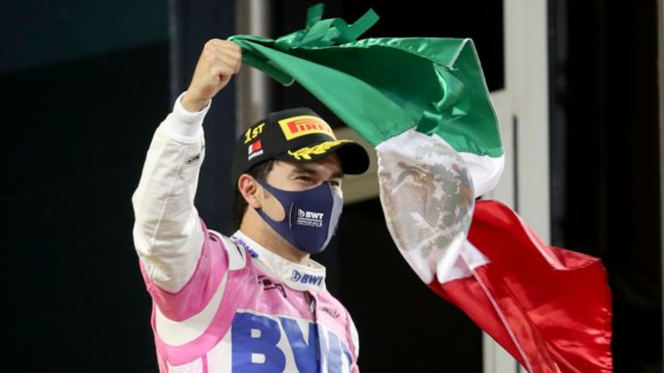 Dem Mexikaner Sergio Perez vom Team Racing-Point war die Freude über seinen ersten Sieg in der Formel 1 anzusehen.