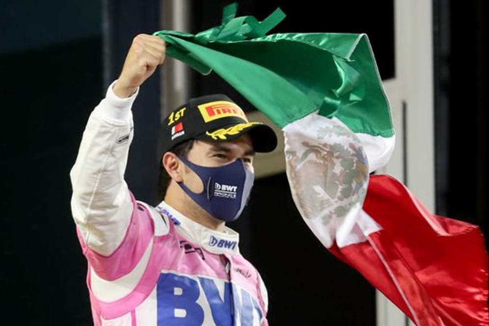 Dem Mexikaner Sergio Perez vom Team Racing-Point war die Freude über seinen ersten Sieg in der Formel 1 anzusehen.