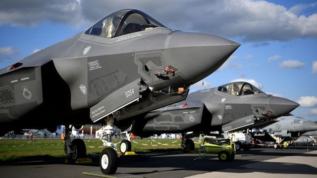 Lockheed Martin F-35 Tarnkappen Mehrzweck Kampfjet der USA auf der Raumfahrtausstellung (ILA) in Berlin. Lockheed Martin F-35 Tarnkappen Mehrzweck Kampfjet der USA auf der Raumfahrtausstellung (ILA) in Berlin.