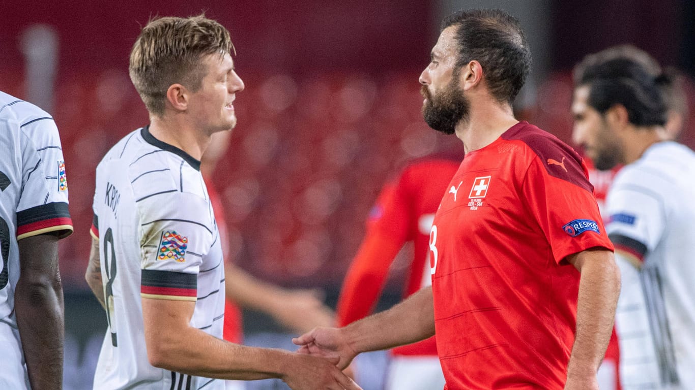Toni Kroos (li.) und Admir Mehmedi: Die Schweiz wäre ein möglicher Gegner.