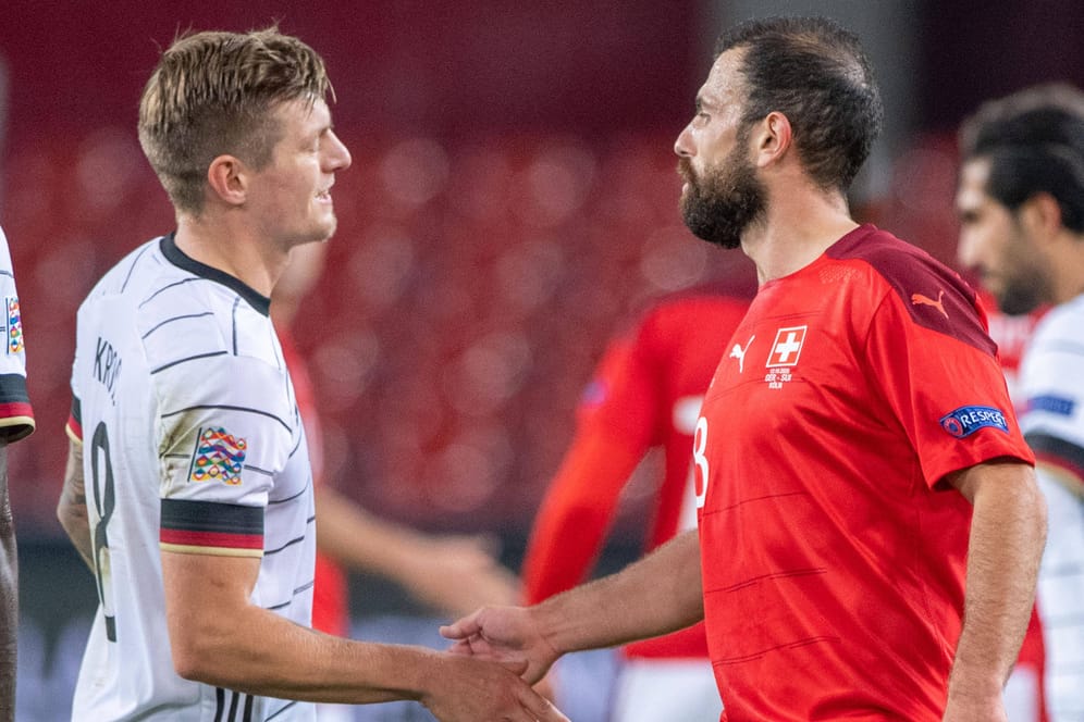 Toni Kroos (li.) und Admir Mehmedi: Die Schweiz wäre ein möglicher Gegner.