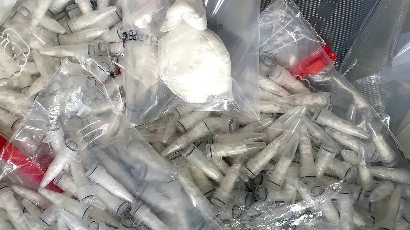 Portionierte Drogen: Ermittler haben 400 zur Auslieferung mit Kokain befüllte Portionseinheiten gefunden.