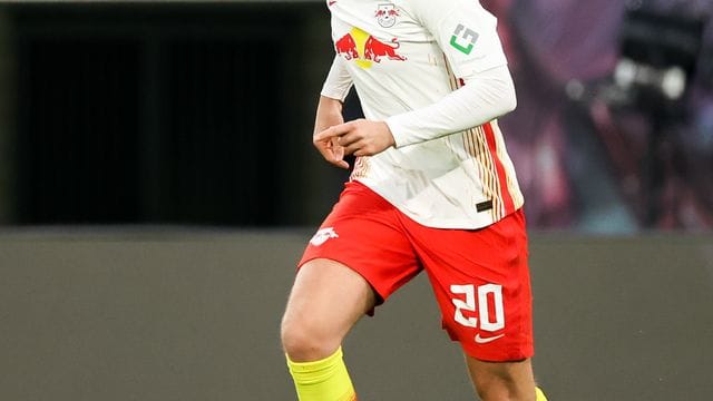 Ist positiv auf das Coronavirus getestet worden: Lazar Samardzic von RB Leipzig.