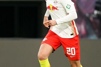 Ist positiv auf das Coronavirus getestet worden: Lazar Samardzic von RB Leipzig.