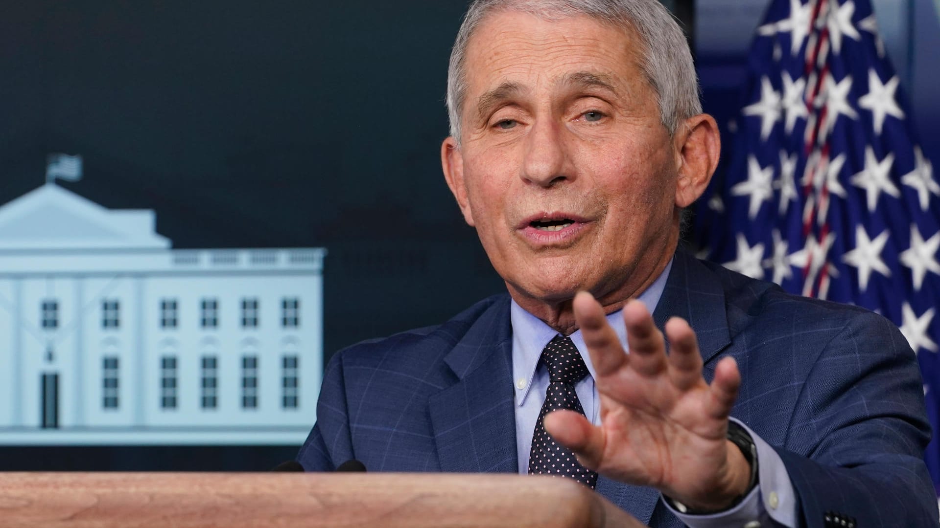 Immunologe Anthony Fauci: "Mitte Januar könnte eine "sehr düstere Zeit" in den USA werden.