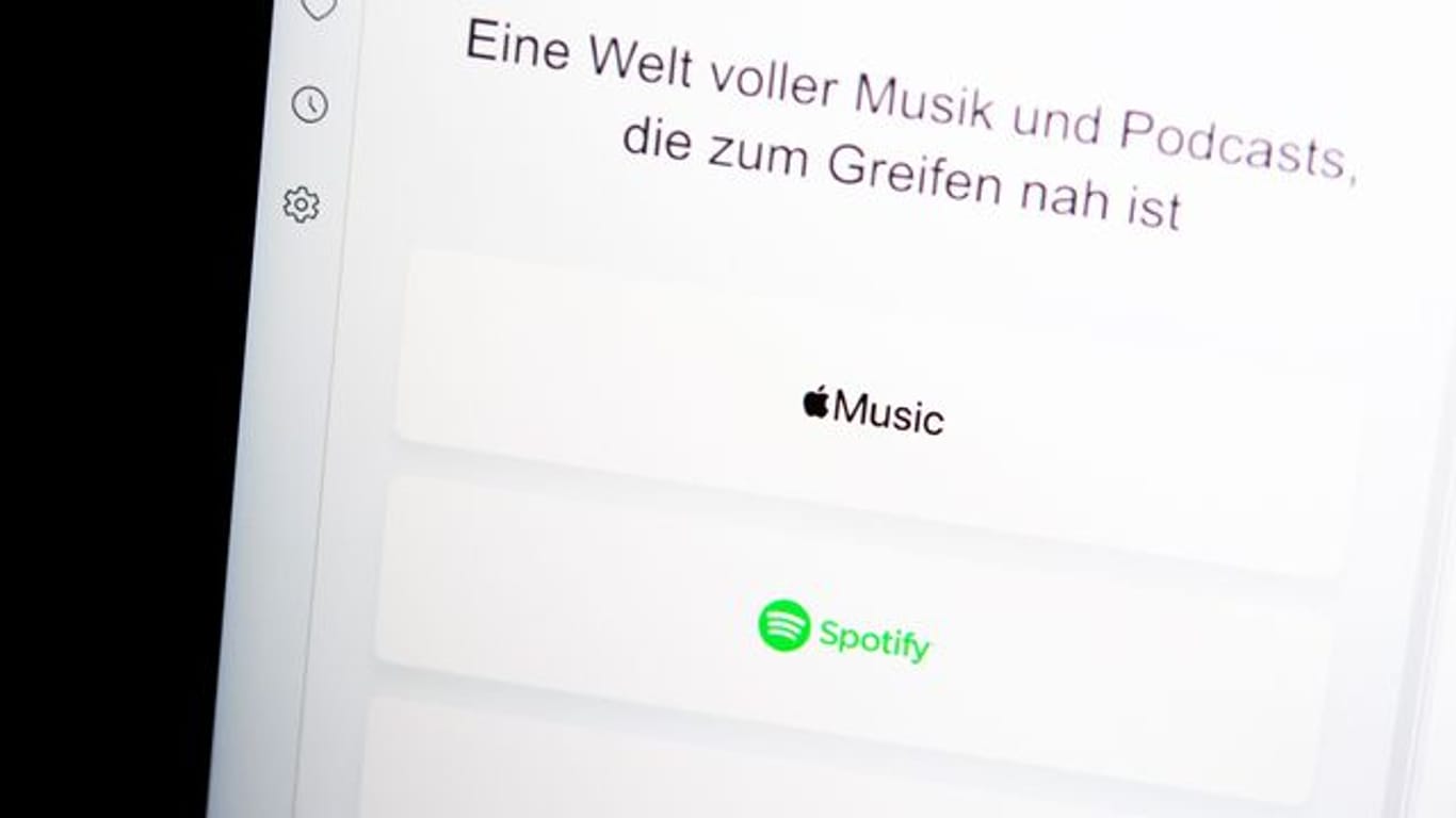 Apple Music, Spotify oder Youtube Music: Opera-Nutzerinnen und -Nutzer haben die Wahl, bei welchem der drei Dienst sie sich direkt im Browser anmelden.