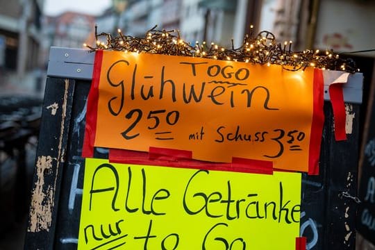 Mit Glühwein durch den Advent - aber nur zum Mitnehmen.