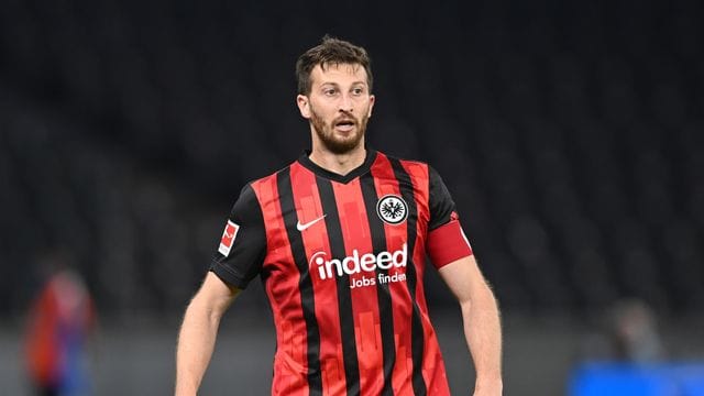 Verlässt Eintracht-Frankfurt nach der Hinrunde: Kapitän David Abraham. Verlässt Eintracht-Frankfurt nach der Hinrunde: Kapitän David Abraham.