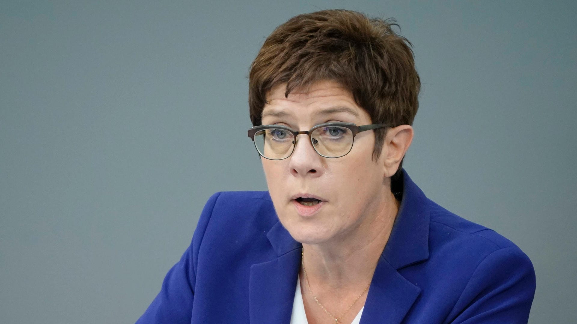 Annegret Kramp-Karrenbauer: Die CDU-Chefin lobt das Vorgehen Haseloffs.