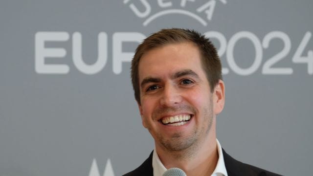 Philipp Lahm bei der Pressekonferenz in Leipzig. Philipp Lahm bei der Pressekonferenz in Leipzig.