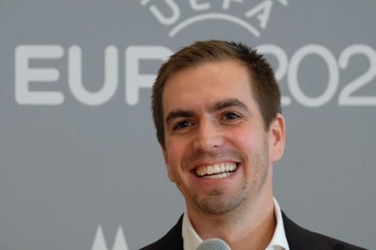 Philipp Lahm bei der Pressekonferenz in Leipzig.