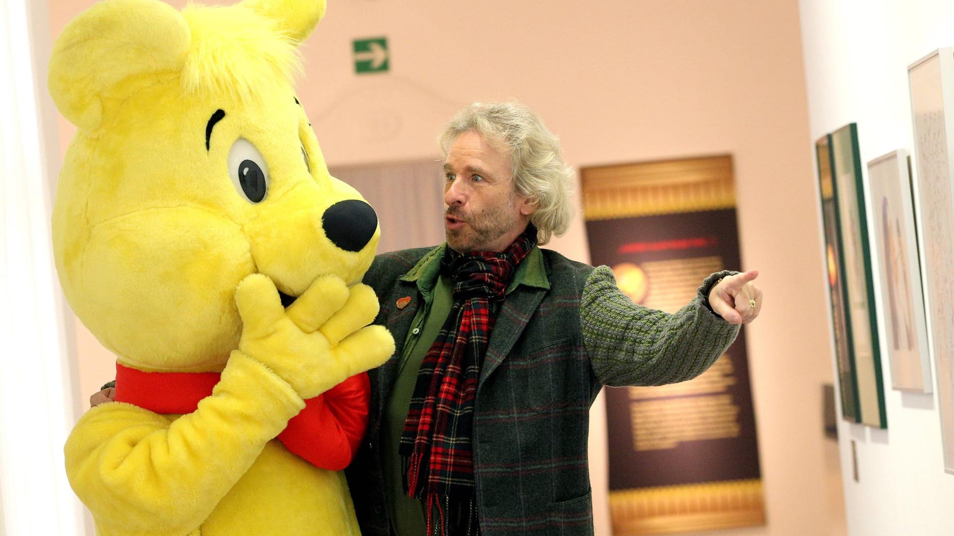 Thomas Gottschalk und ein Haribo-Maskottchen (Archivbild): Der Moderator warb jahrzehntelang für den Süßwarenhersteller.