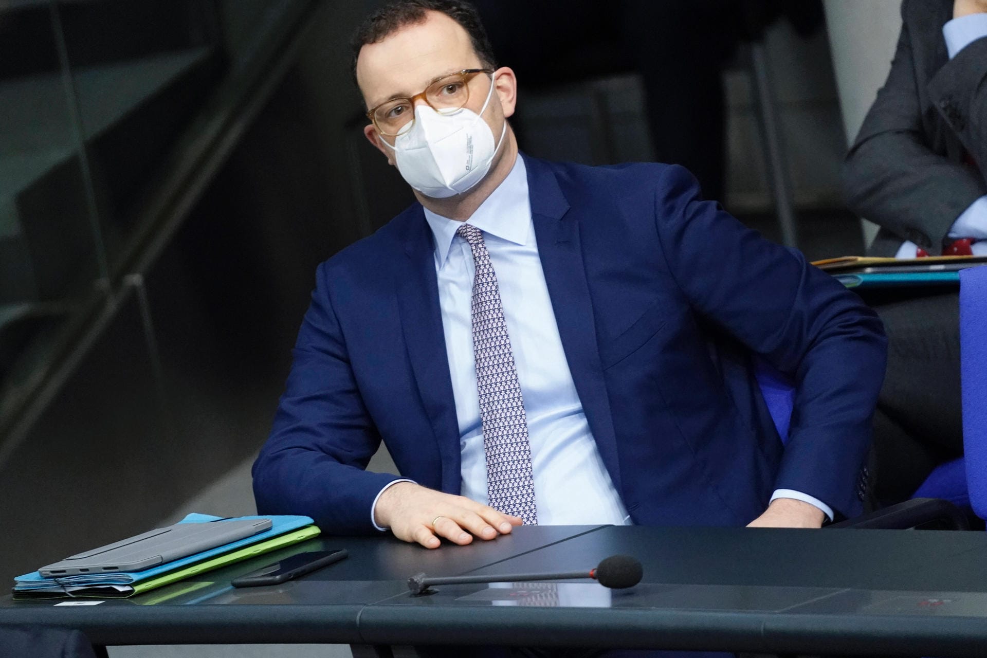 Bundesgesundheitsminister Jens Spahn: Er will die Impfung per Verordnung regeln. Dagegen gibt es rechtliche Bedenken und Widerstand im Parlament.