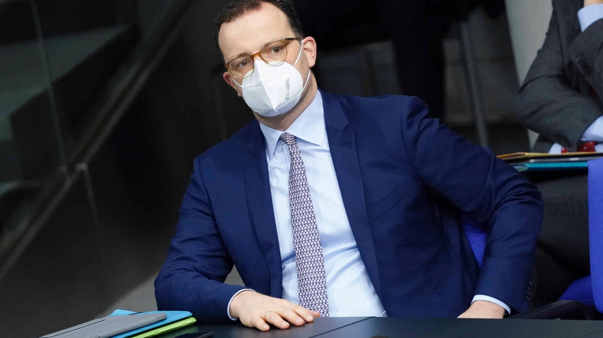 Bundesgesundheitsminister Jens Spahn: Er will die Impfung per Verordnung regeln. Dagegen gibt es rechtliche Bedenken und Widerstand im Parlament.