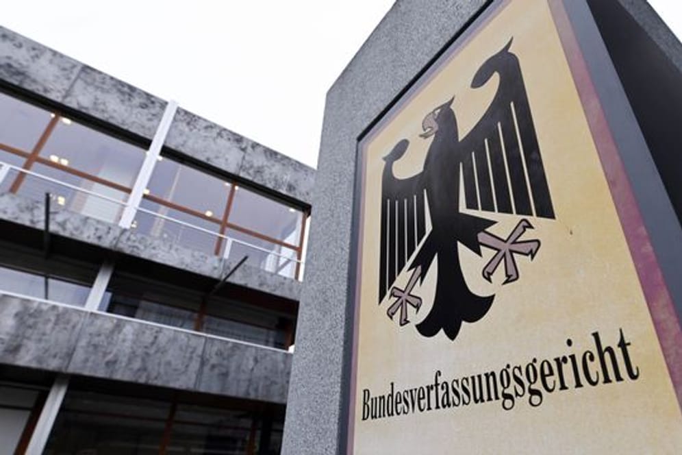 Die öffentlich-rechtlichen Sender wollen wegen der Blockade aus Sachsen-Anhalt gegen einen höheren Rundfunkbeitrag vor das Bundesverfassungsgericht ziehen.