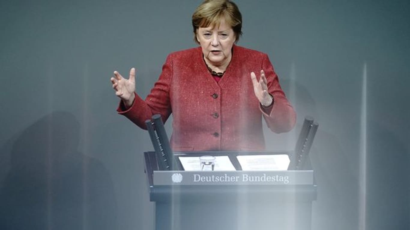 Bundeskanzlerin Angela Merkel spricht sich für eine weitere Kontaktreduzierung aus.