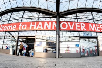 Hannover Messe (Archivbild): Für die angeschlagene Deutsche Messe AG in Hannover ist ein Rettungsplan ausgehandelt worden.